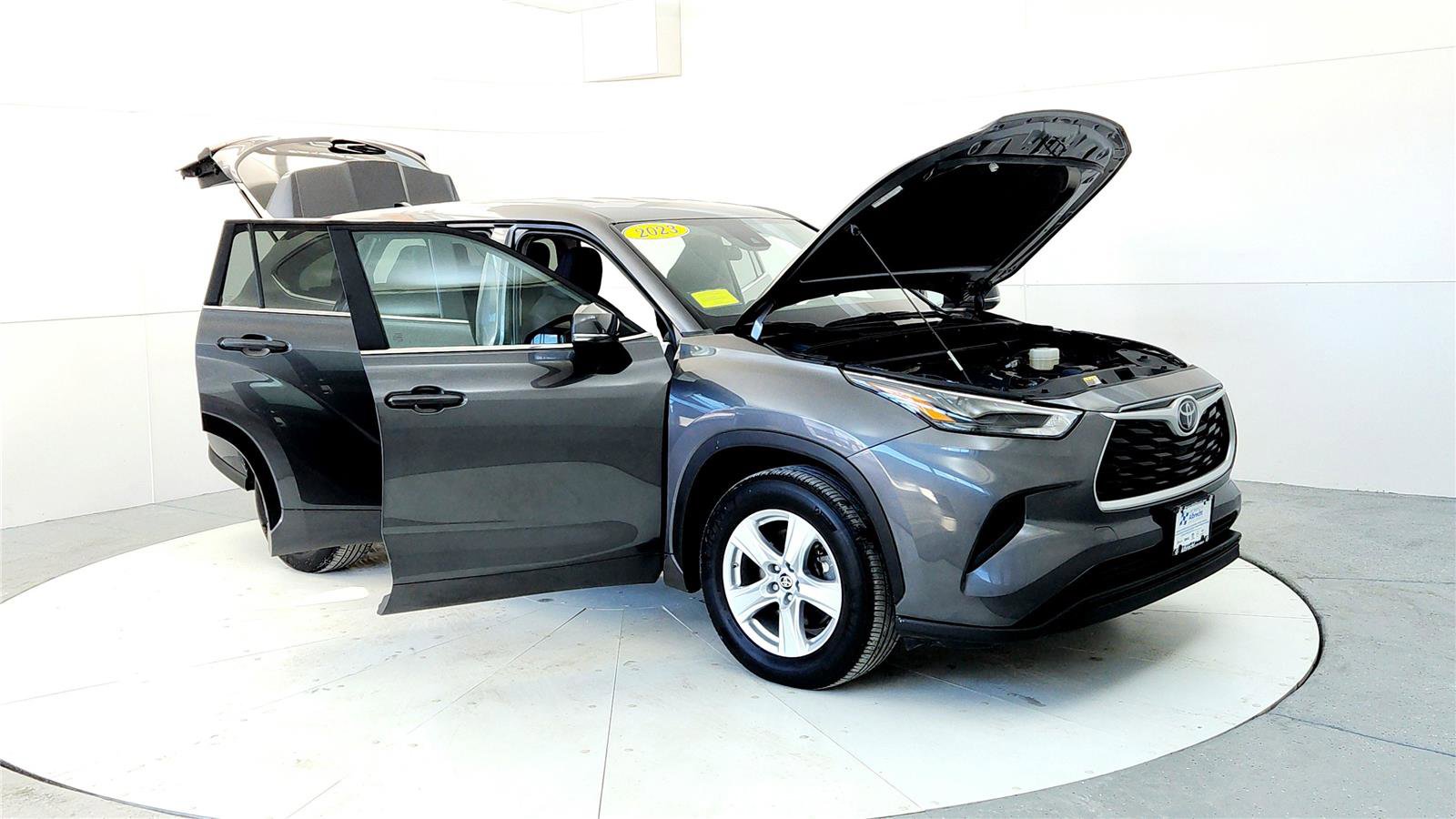 Certified 2023 Toyota Highlander L image 12