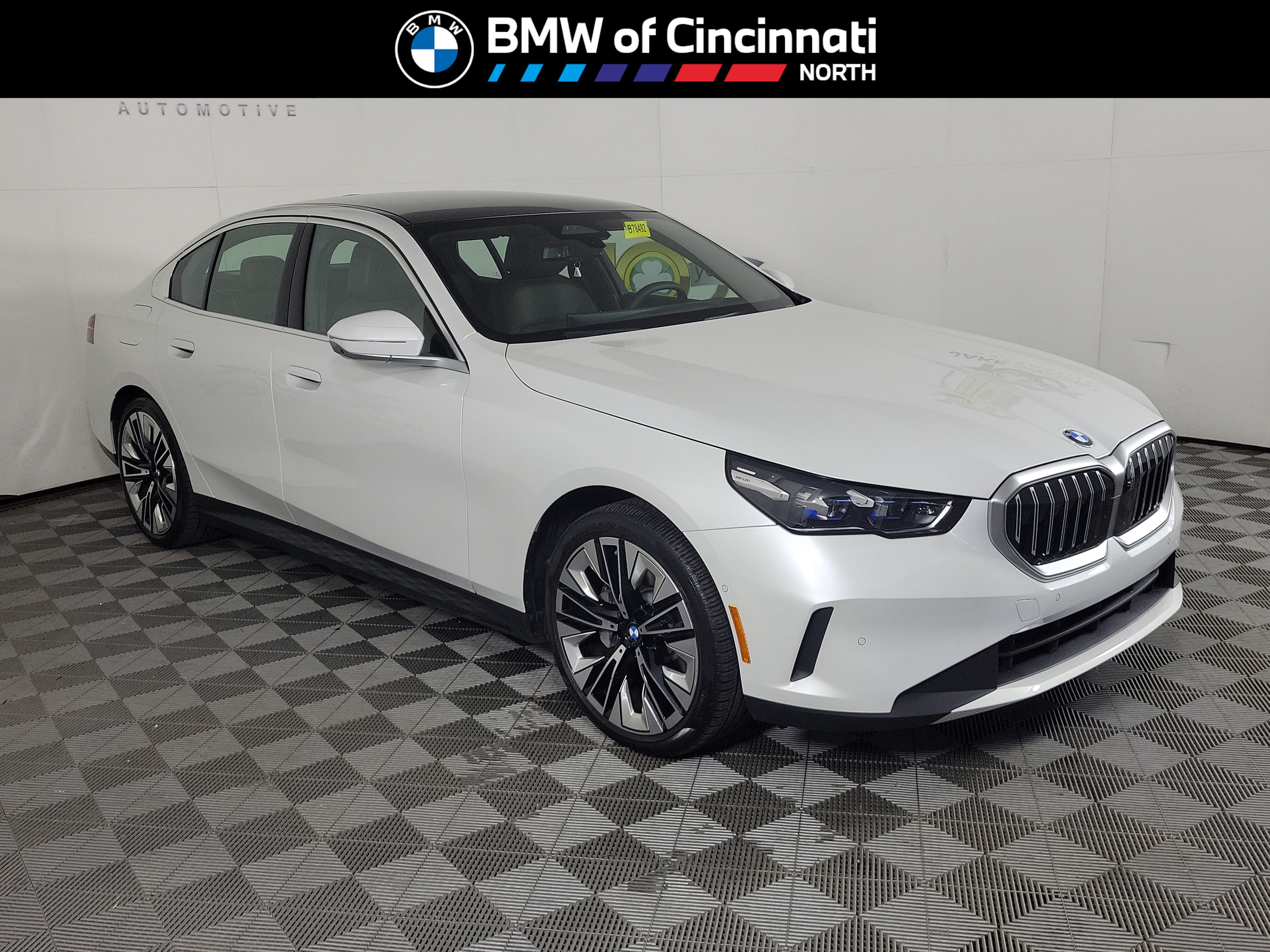 Certified 2027 BMW 530i xDrive w/ Premium Package AWD/4WD image 1