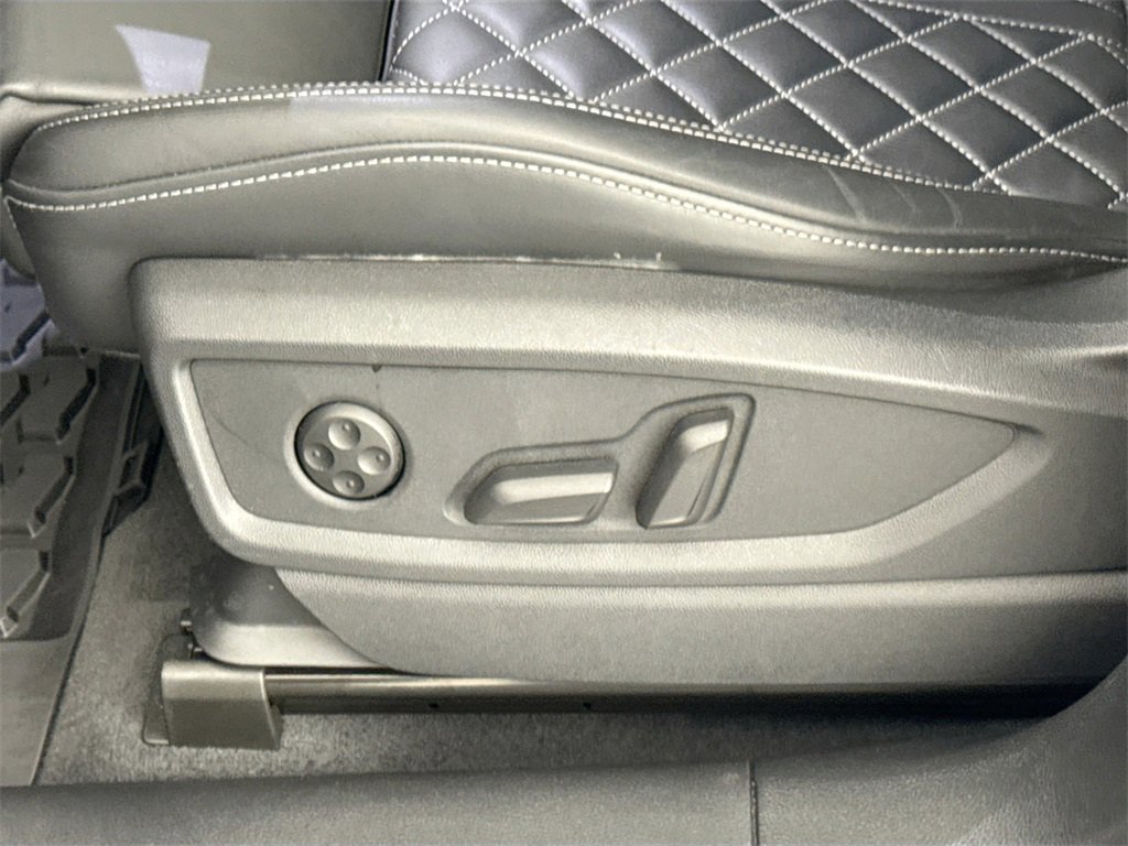Used 2024 Audi SQ5 Prestige image 21