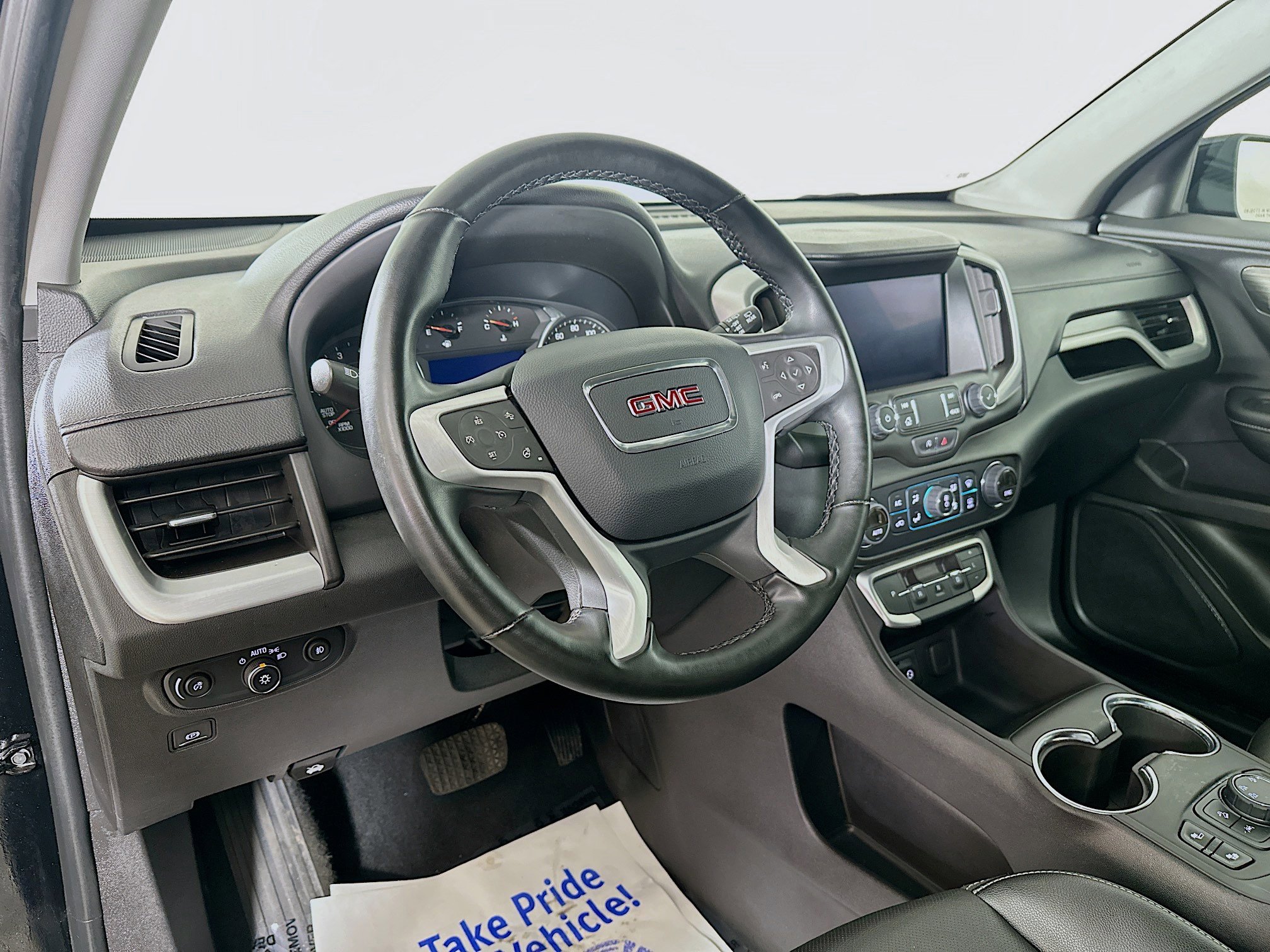 Used 2024 GMC Terrain SLT image 9