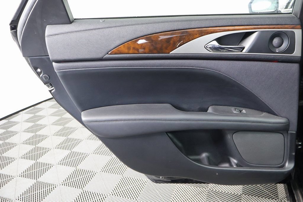 Used 2020 Lincoln MKZ Reserve w/ Monochromatic Package FWD image 8