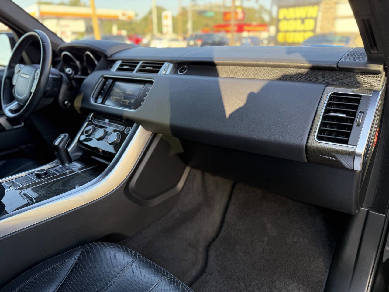 Used 2016 Land Rover Range Rover Sport HSE image 25