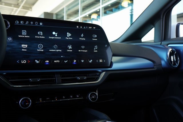 New 2025 Chevrolet Equinox EV LT image 19