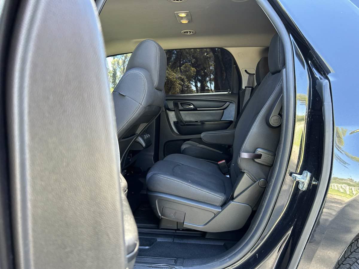 Used 2014 GMC Acadia SLE FWD image 23