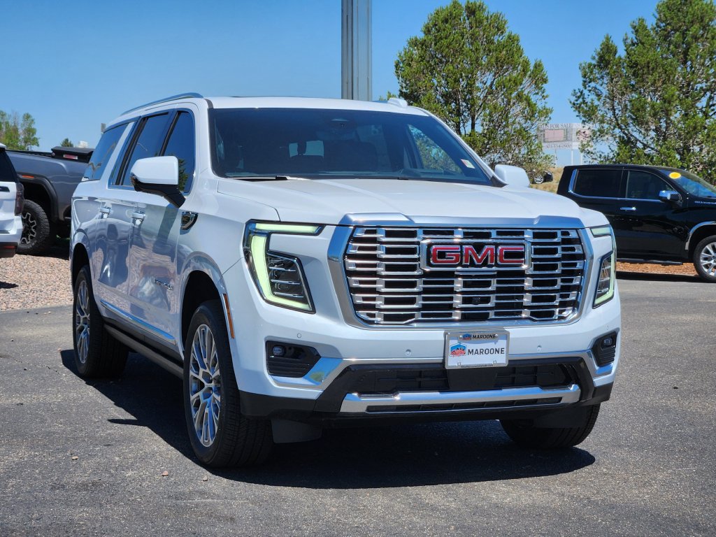 New 2026 GMC Yukon XL Denali w/ Denali Reserve Package AWD/4WD image 4