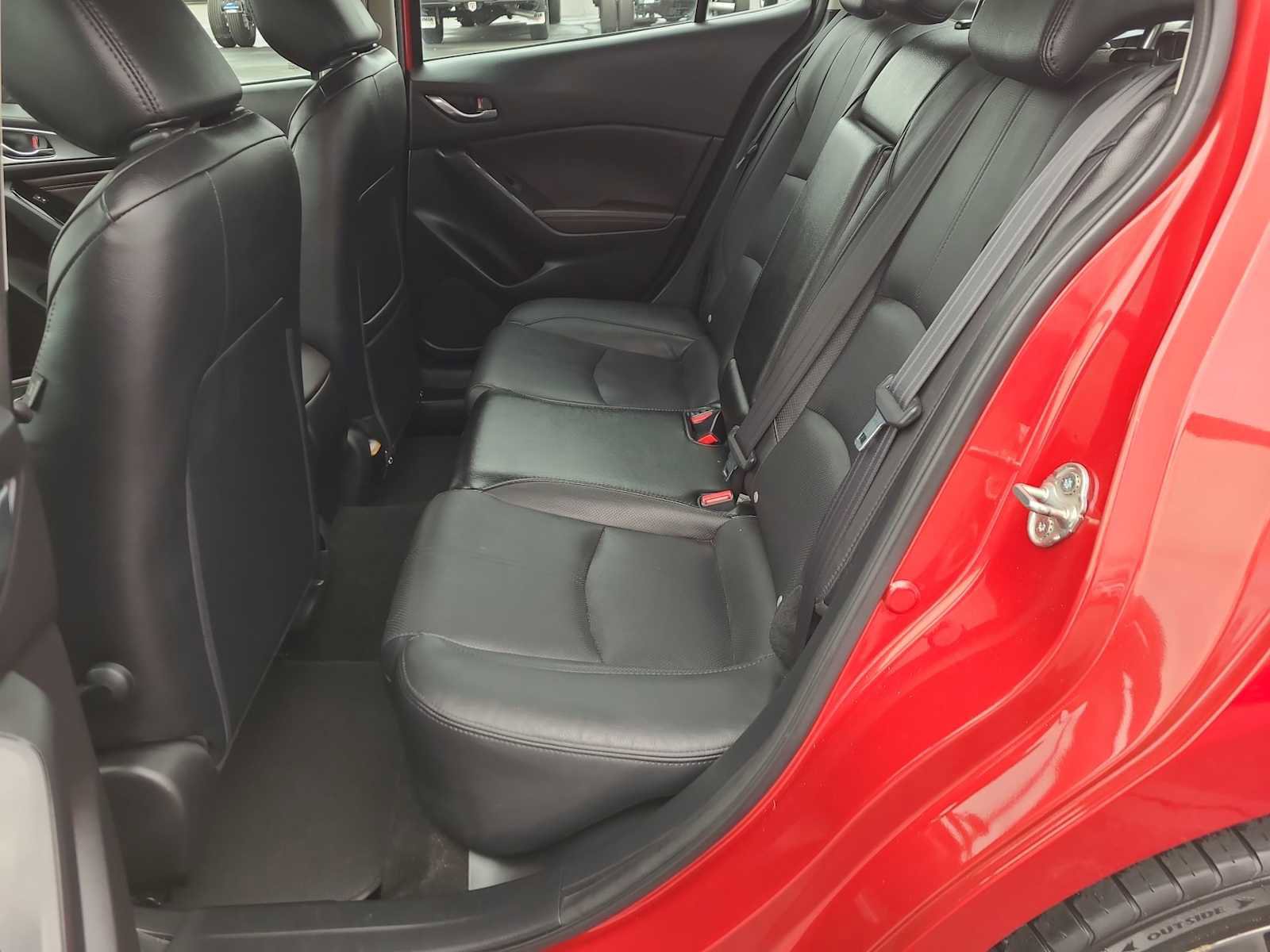 Used 2018 MAZDA MAZDA3 Grand Touring w/ Premium Equipment Package image 21