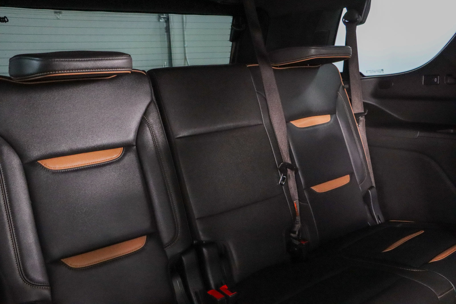 Used 2024 GMC Yukon AT4 AWD/4WD image 33