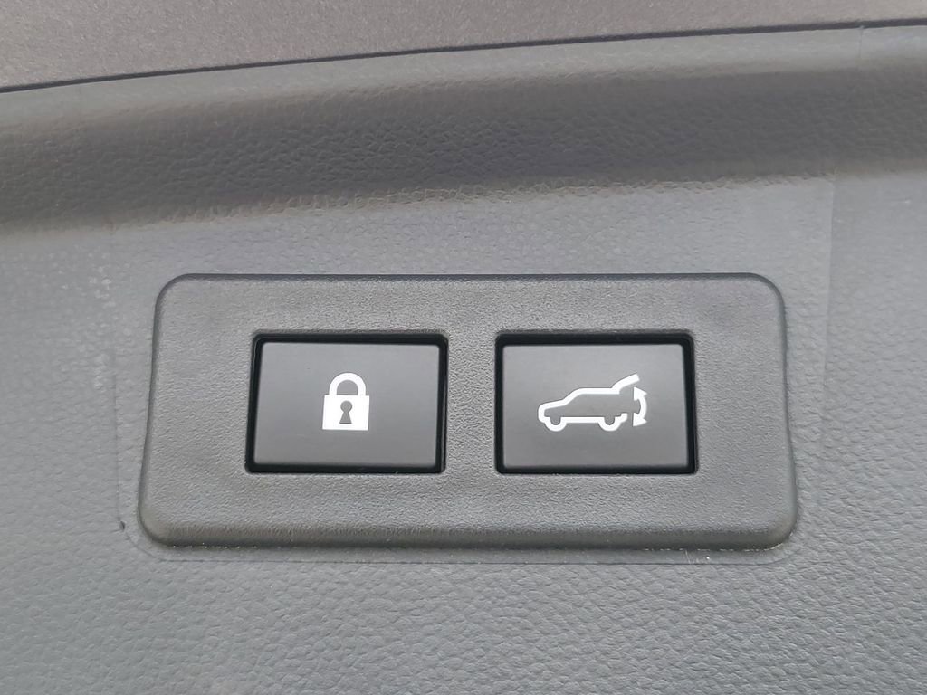 Used 2021 Subaru Outback Limited image 12