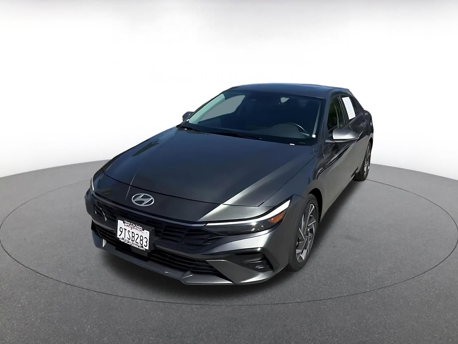 Used 2025 Hyundai Elantra Limited image 7