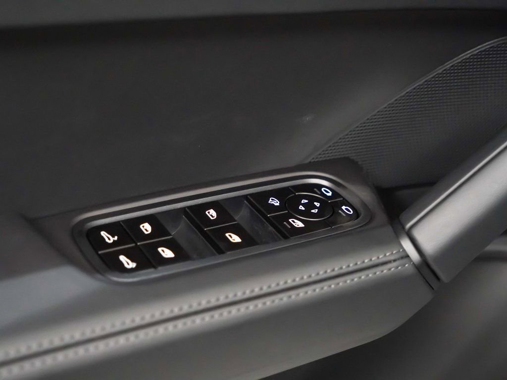 New 2026 Porsche Cayenne S image 23