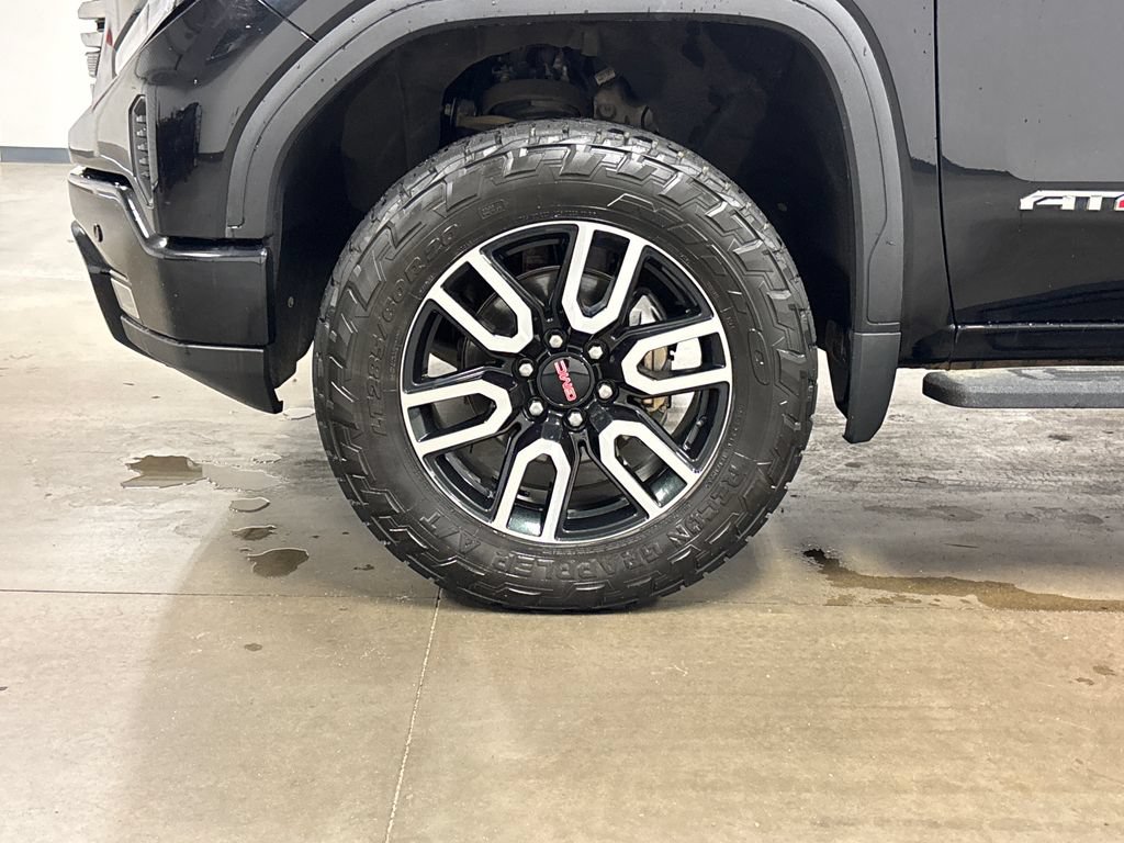 Used 2022 GMC Sierra 1500 AT4 w/ AT4 Premium Package AWD/4WD image 11