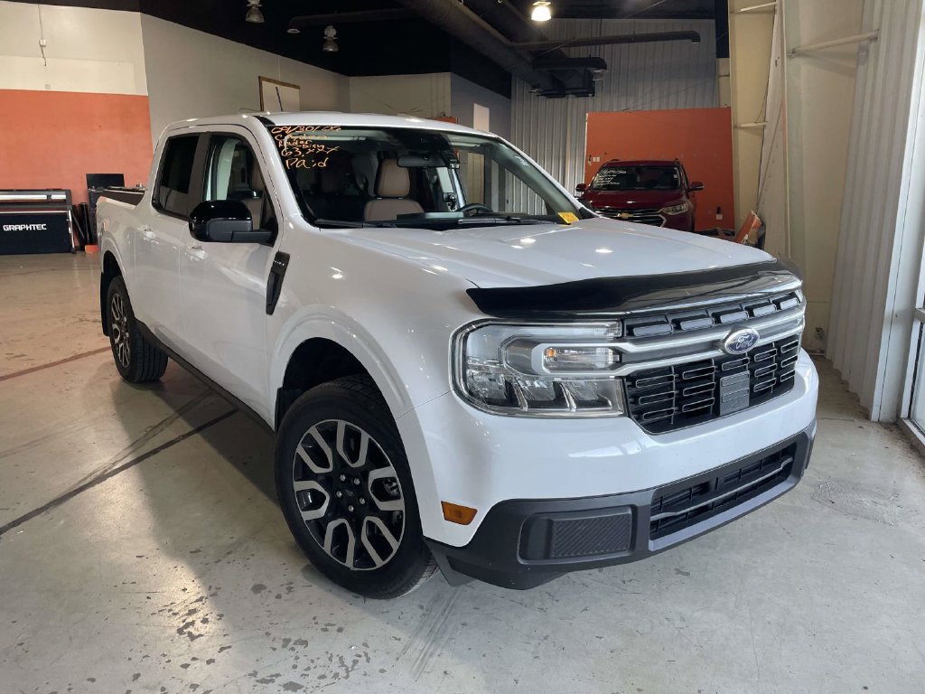 Used 2024 Ford Maverick Lariat FWD image 1