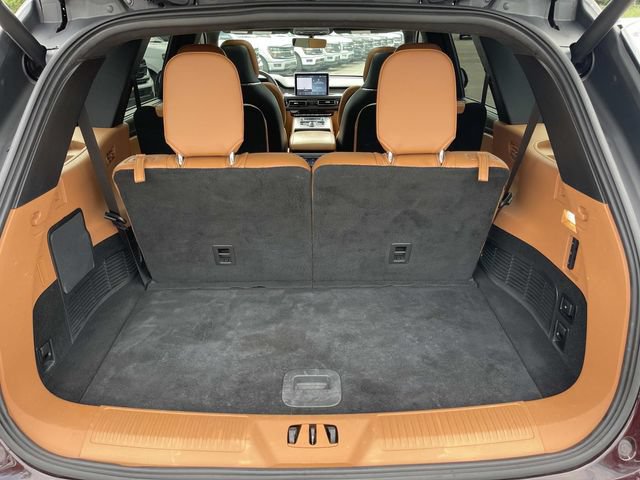 Certified 2024 Lincoln Aviator Black Label w/ Jet Package AWD/4WD image 12