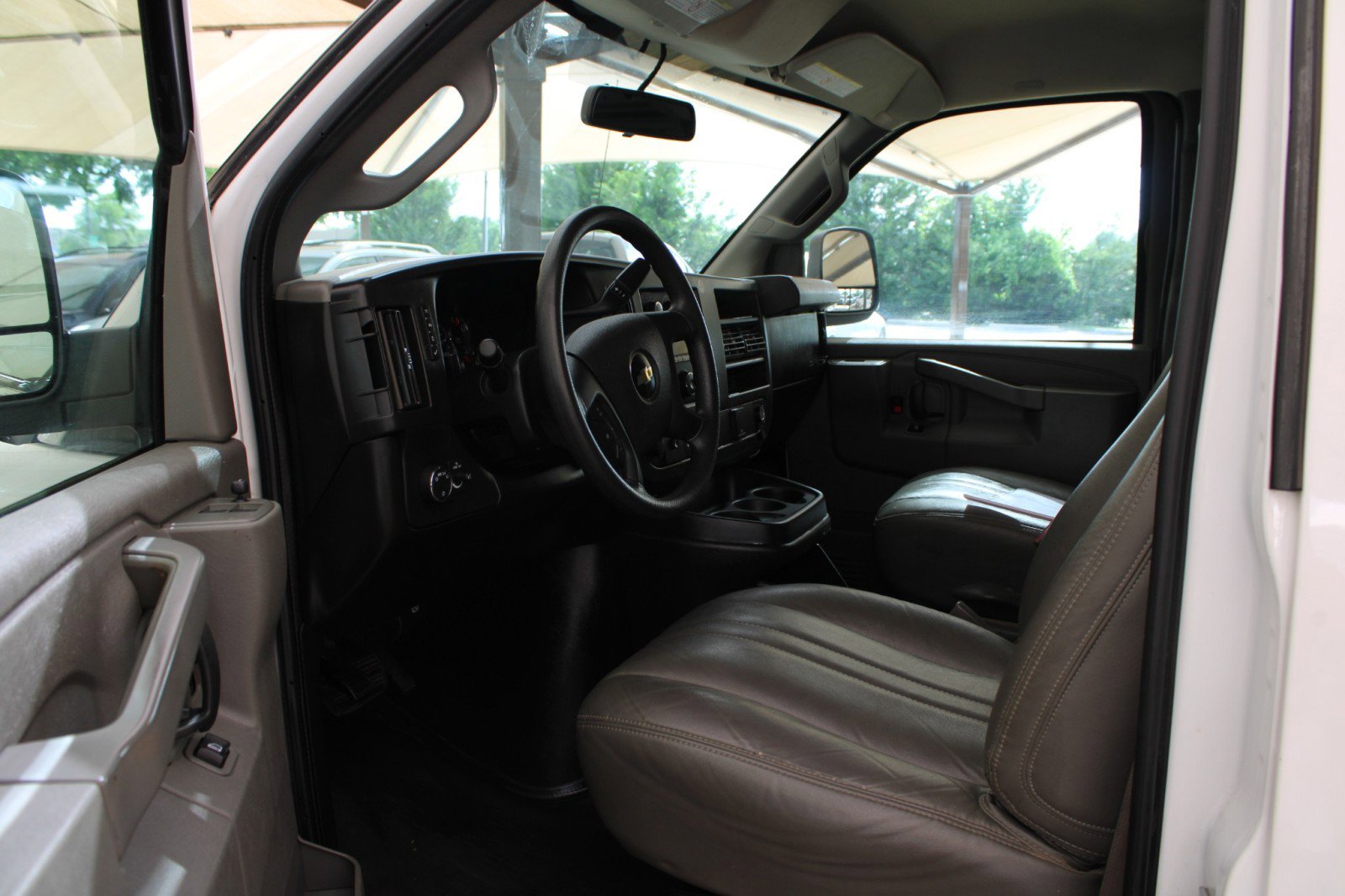 Used 2020 Chevrolet Express 2500 w/ Driver Convenience Package image 14