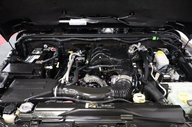 Used 2017 Jeep Wrangler Unlimited Sahara w/ Connectivity Group AWD/4WD image 68