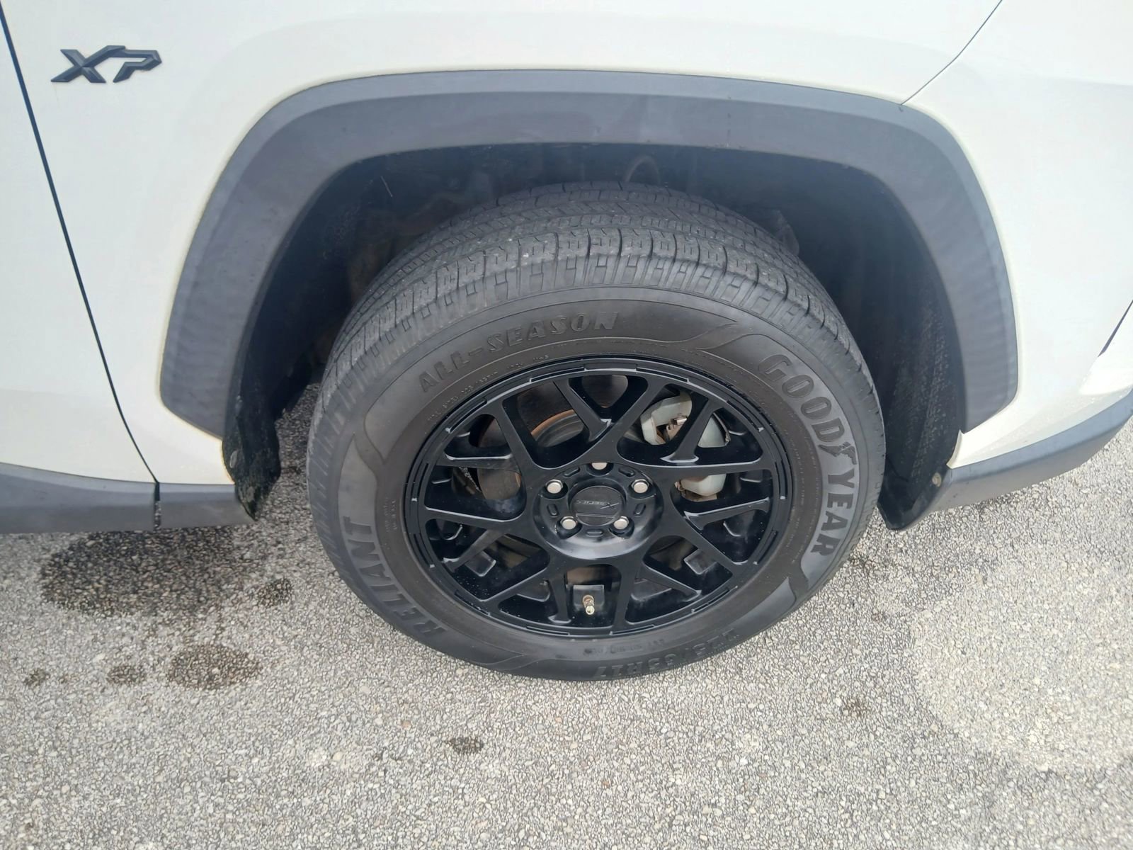 Used 2020 Toyota RAV4 LE image 16