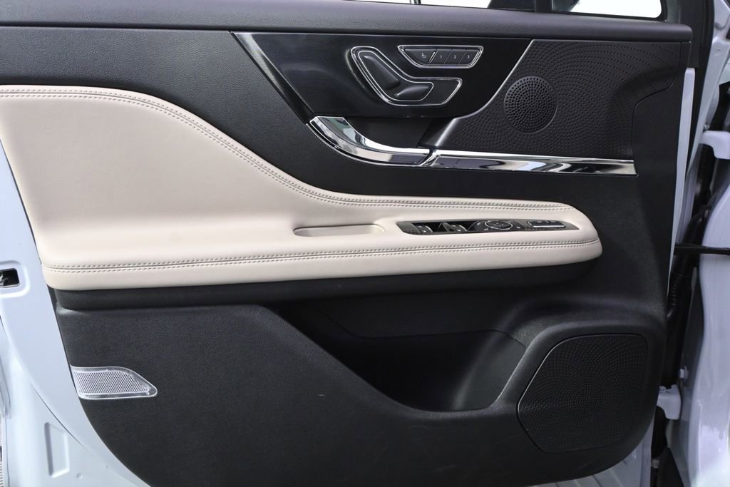 New 2026 Lincoln Corsair Premiere image 22