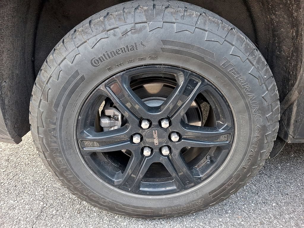 Used 2021 GMC Acadia AT4 w/ Trailering Package AWD/4WD image 8