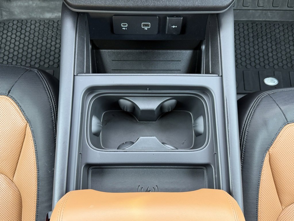 Certified 2023 Land Rover Defender 110 X-Dynamic SE image 22