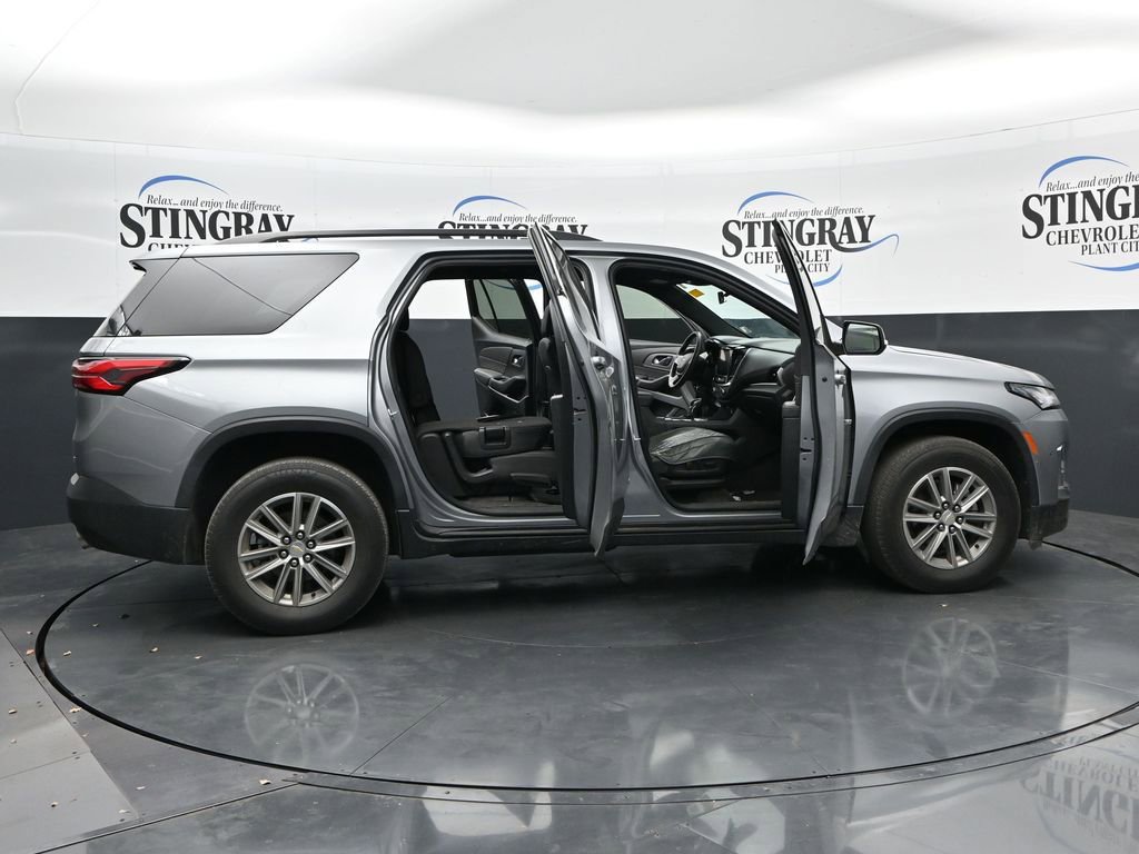 Used 2023 Chevrolet Traverse LT FWD image 36