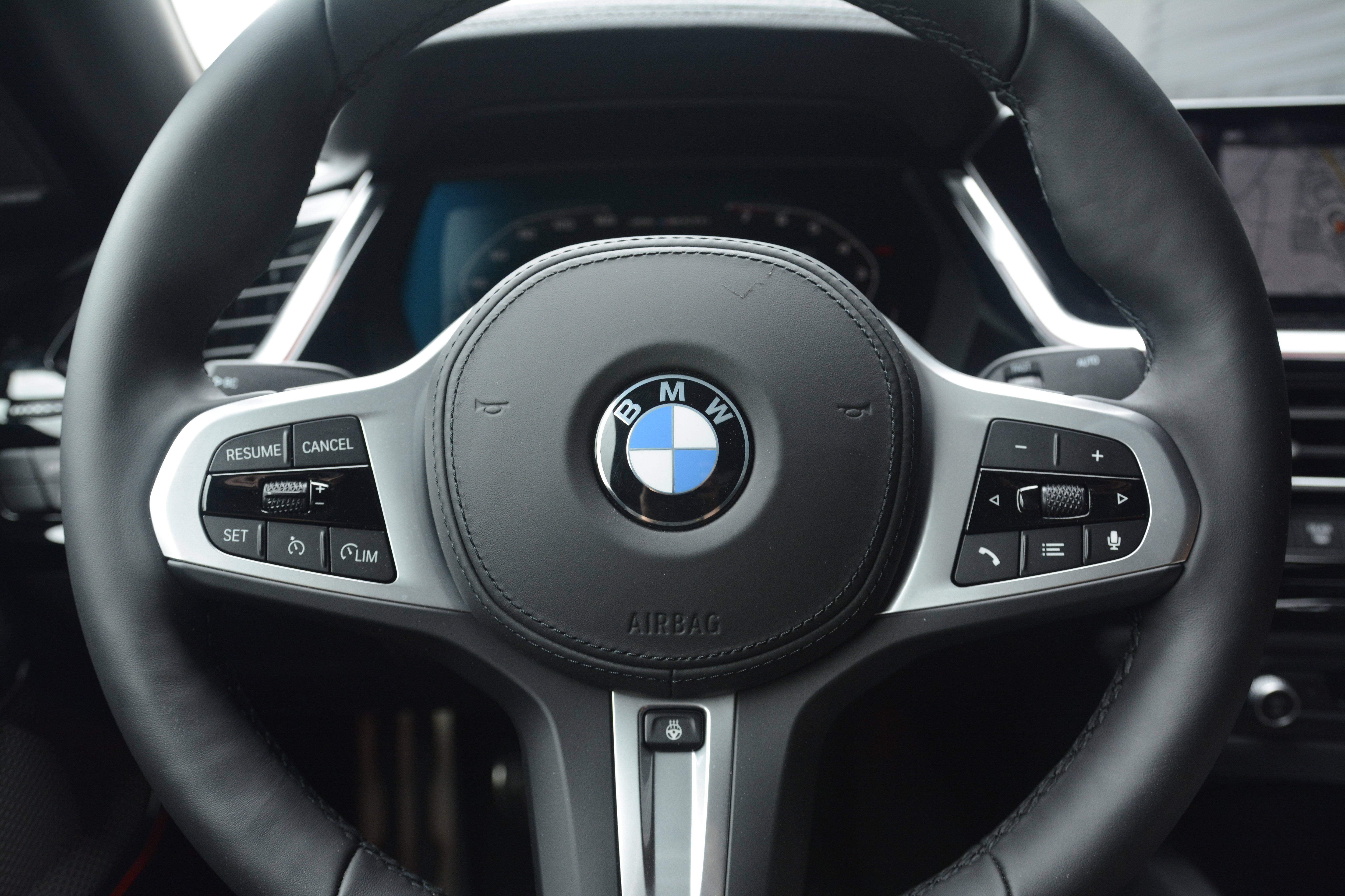 Used 2026 BMW Z4 M40i RWD image 16