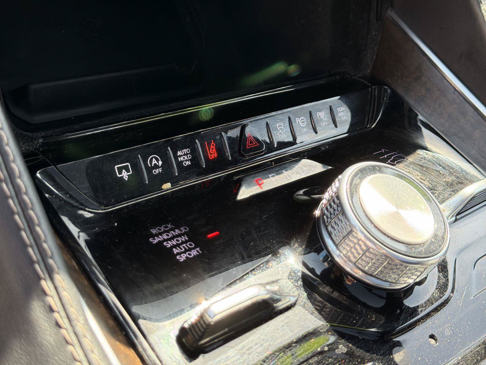 Used 2024 Jeep Grand Wagoneer L 4WD image 39