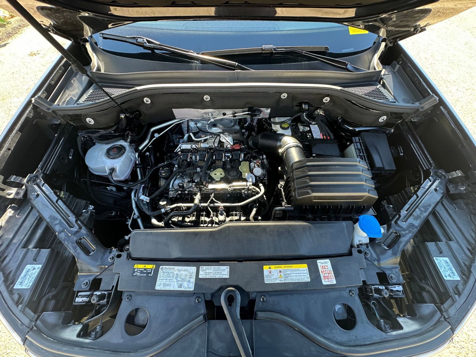 Used 2025 Volkswagen Atlas Cross Sport SE image 32