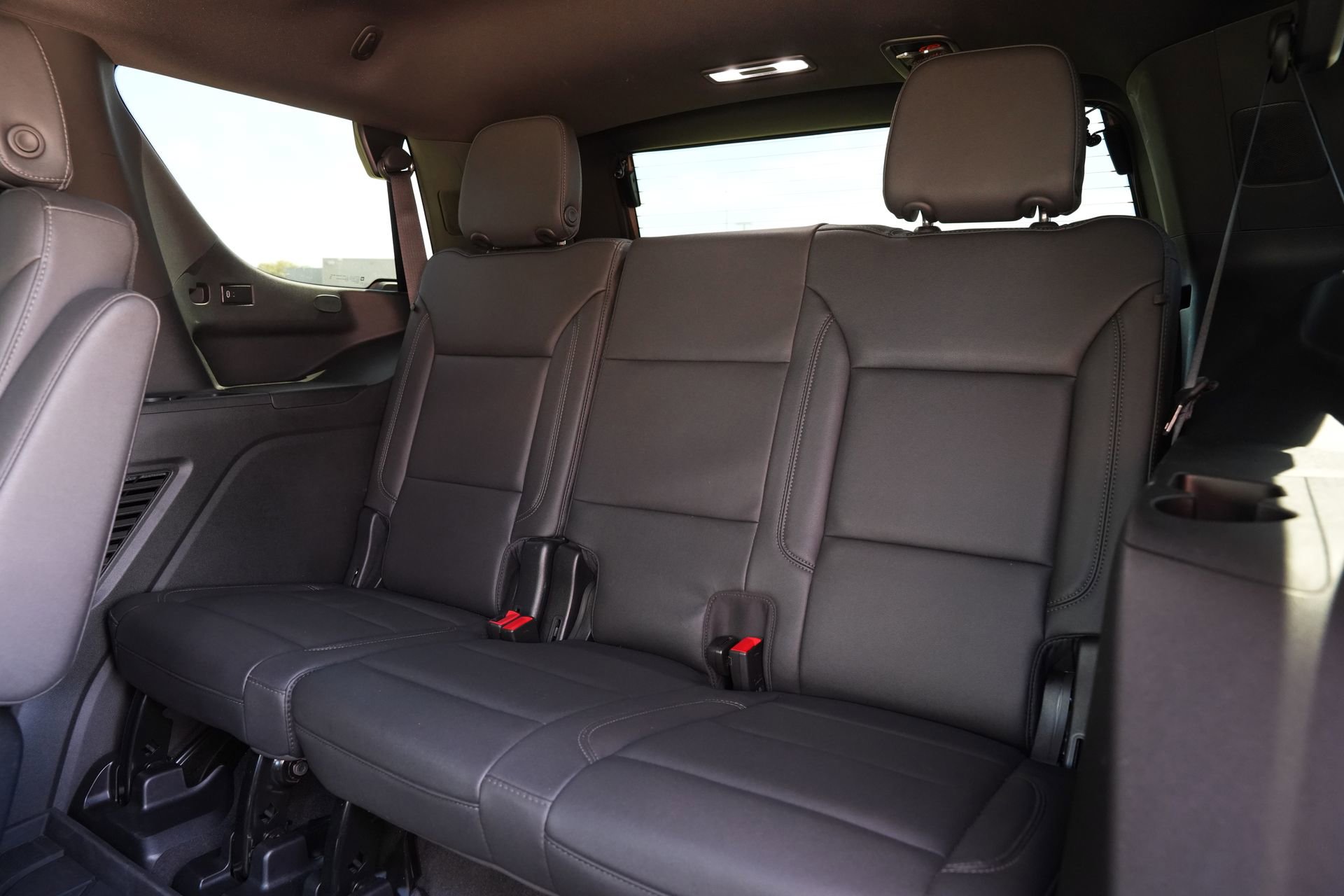 Used 2024 Chevrolet Tahoe Z71 w/ Luxury Package AWD/4WD image 20