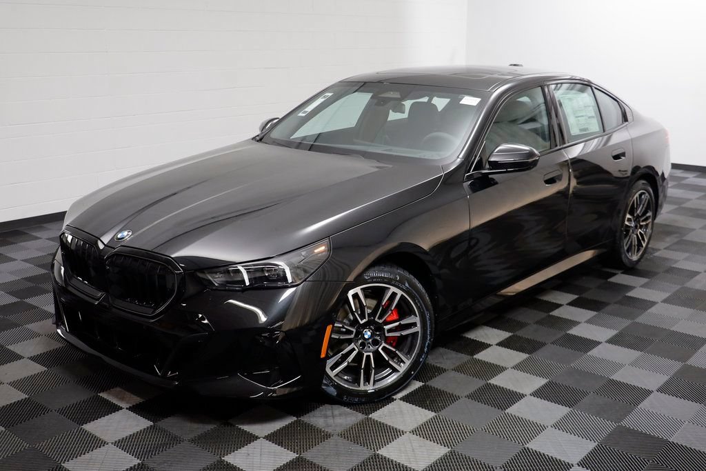 New 2026 BMW 530i xDrive w/ M Sport Package AWD/4WD video 2