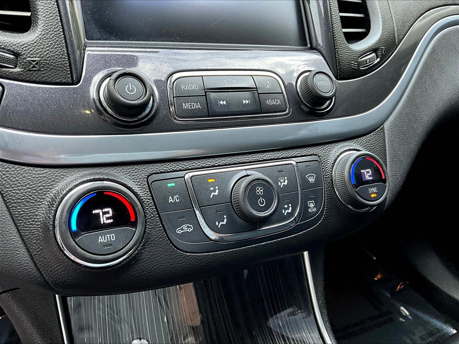 Used 2019 Chevrolet Impala LT FWD image 14
