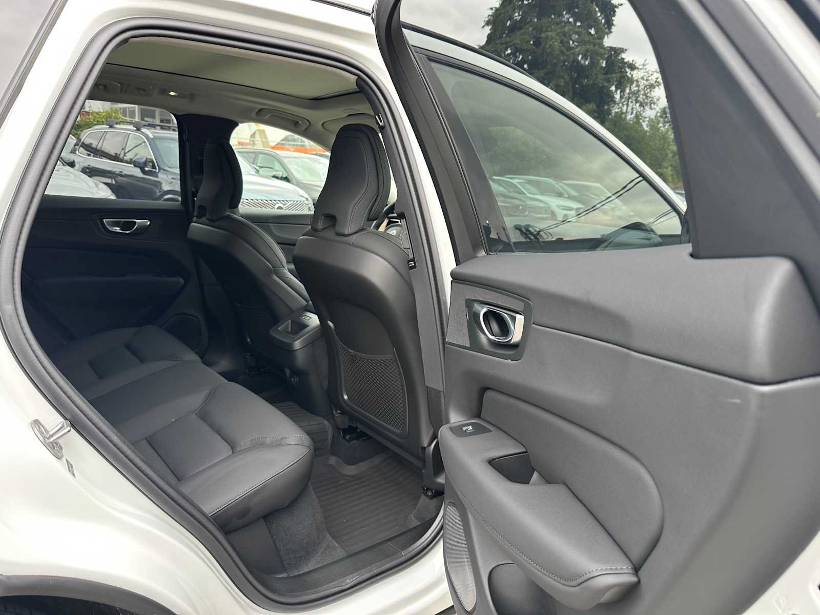 Used 2026 Volvo XC60 B5 Plus w/ Climate Package AWD/4WD image 13