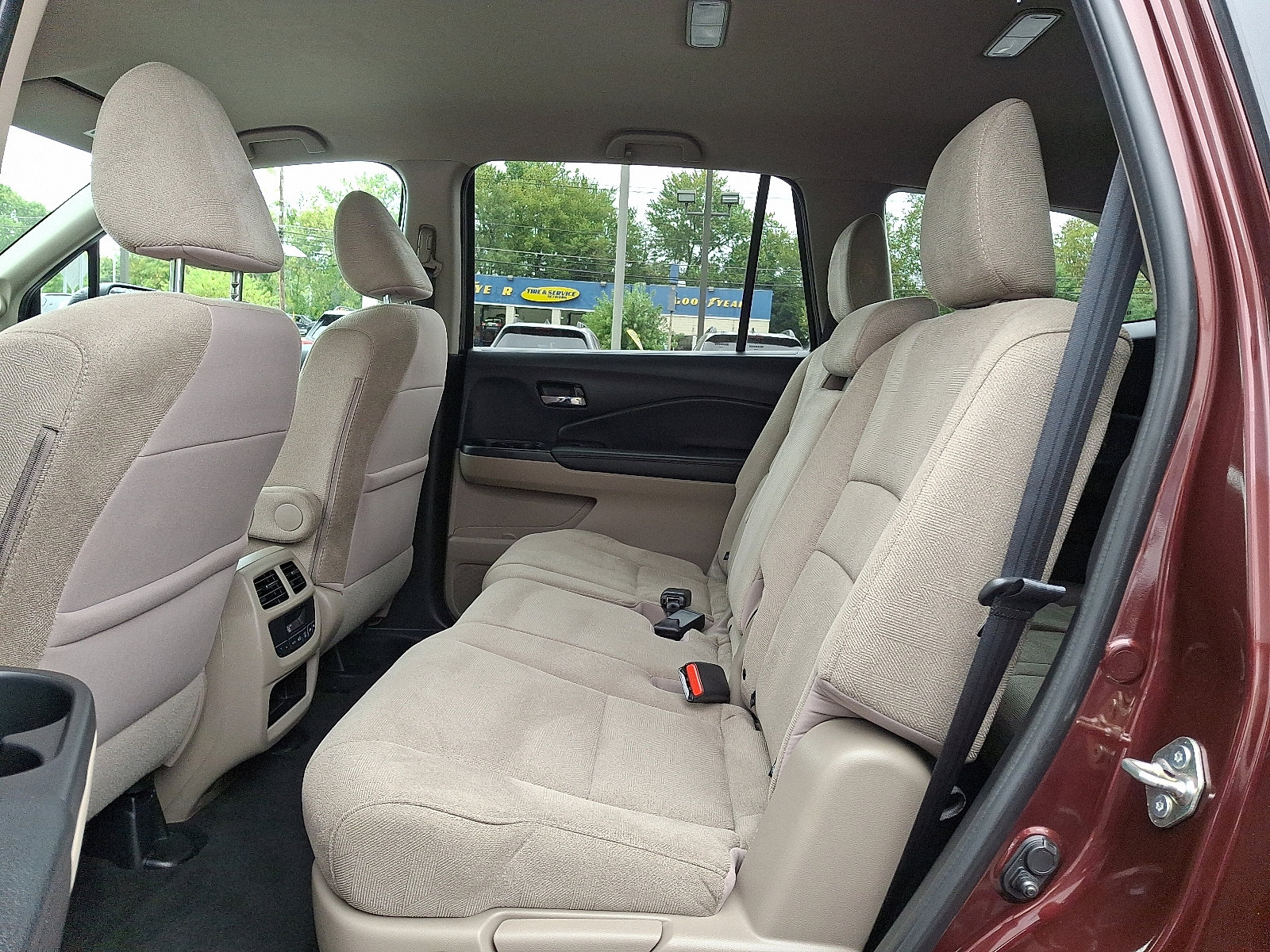 Used 2020 Honda Pilot EX image 10