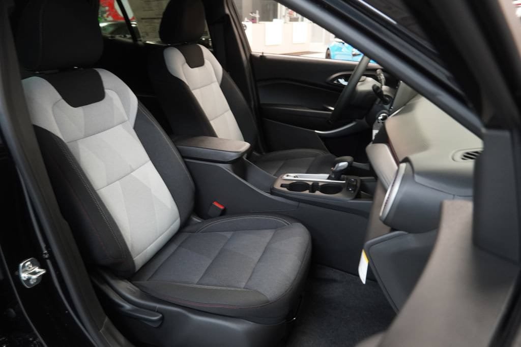 New 2026 Chevrolet Trax RS w/ Driver Confidence Package FWD image 31