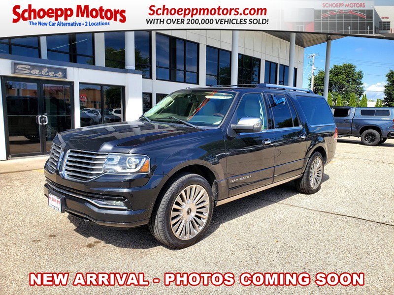 Used 2015 Lincoln Navigator L 4WD w/ Equipment Group 101A Reserve