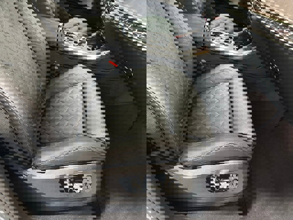 Used 2026 BMW X5 xDrive50e image 58