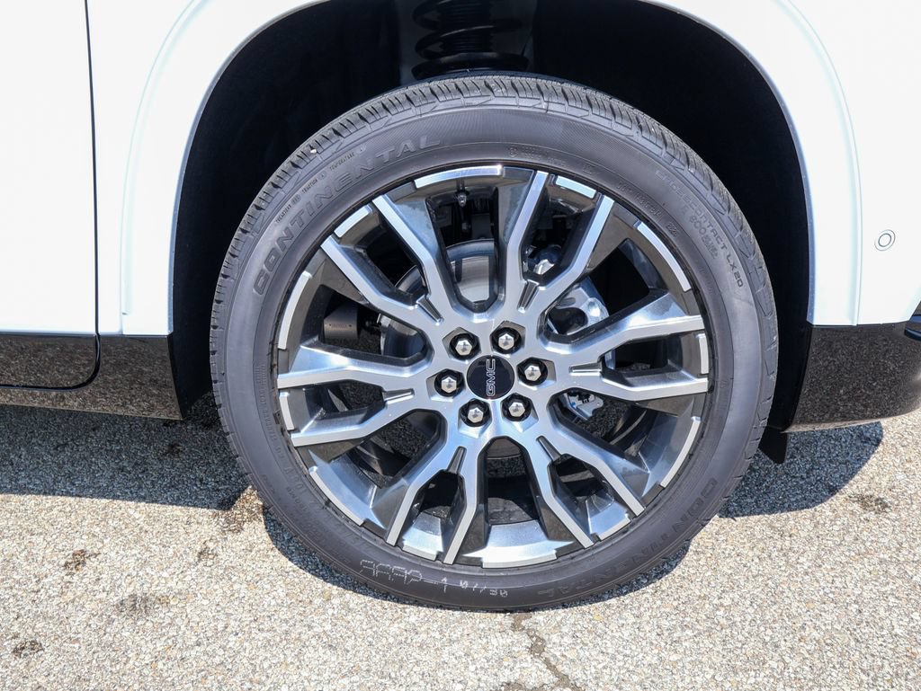 New 2027 GMC Acadia Denali Ultimate w/ LPO, Floor Liner Package AWD/4WD image 39