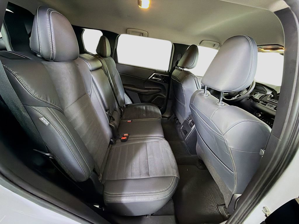 Used 2023 Mitsubishi Outlander SE image 31