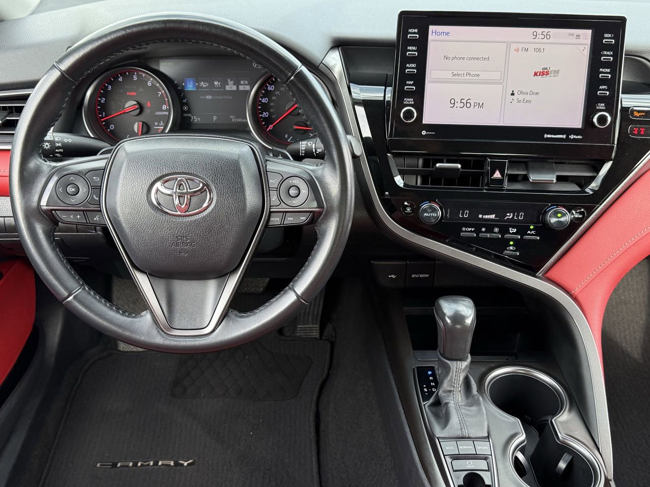 Used 2022 Toyota Camry XSE FWD image 10