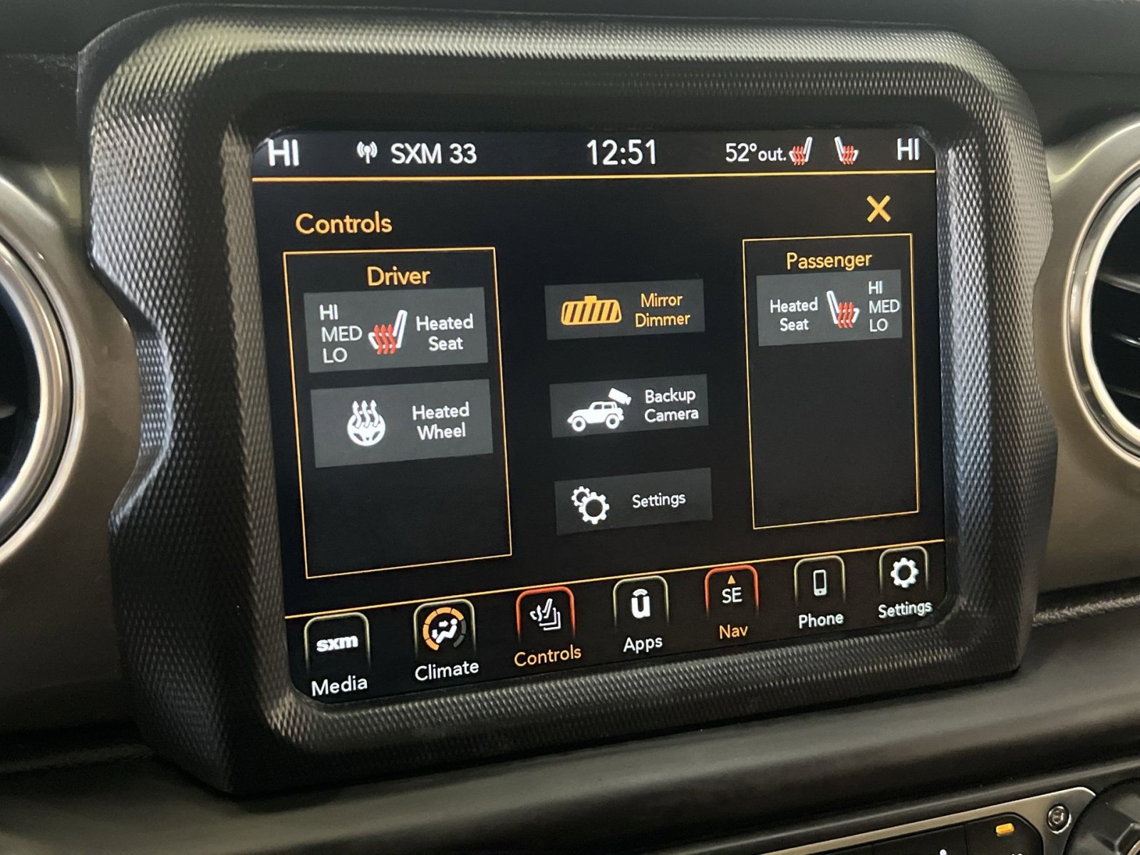 Used 2018 Jeep Wrangler Unlimited Sahara image 32