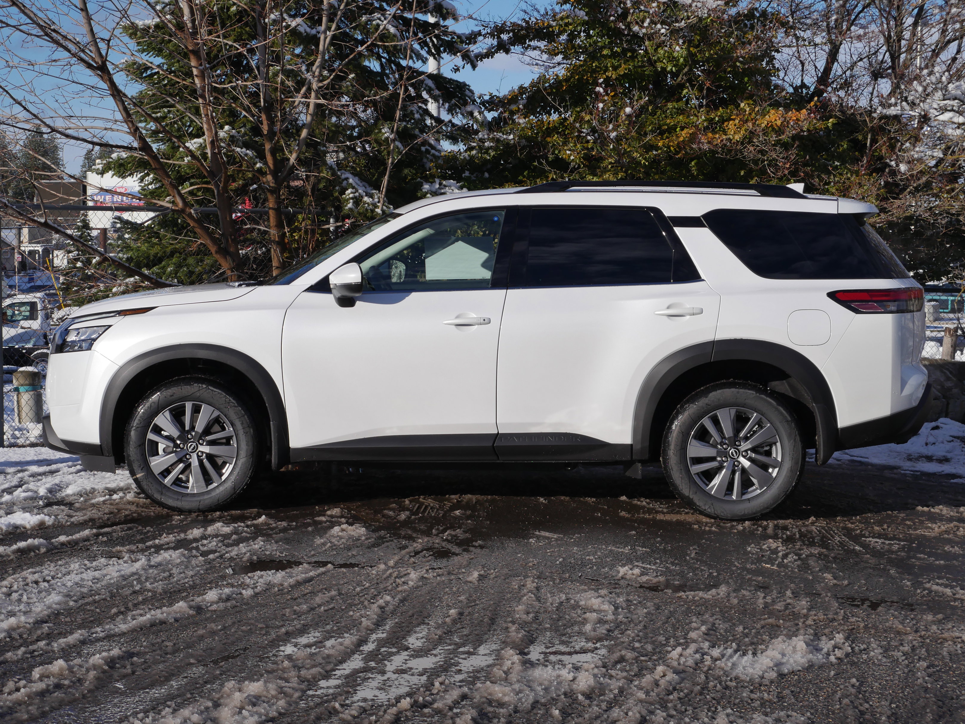 New 2025 Nissan Pathfinder SV image 15