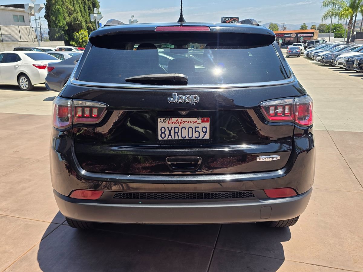Used 2018 Jeep Compass Latitude w/ Popular Equipment Group FWD image 9