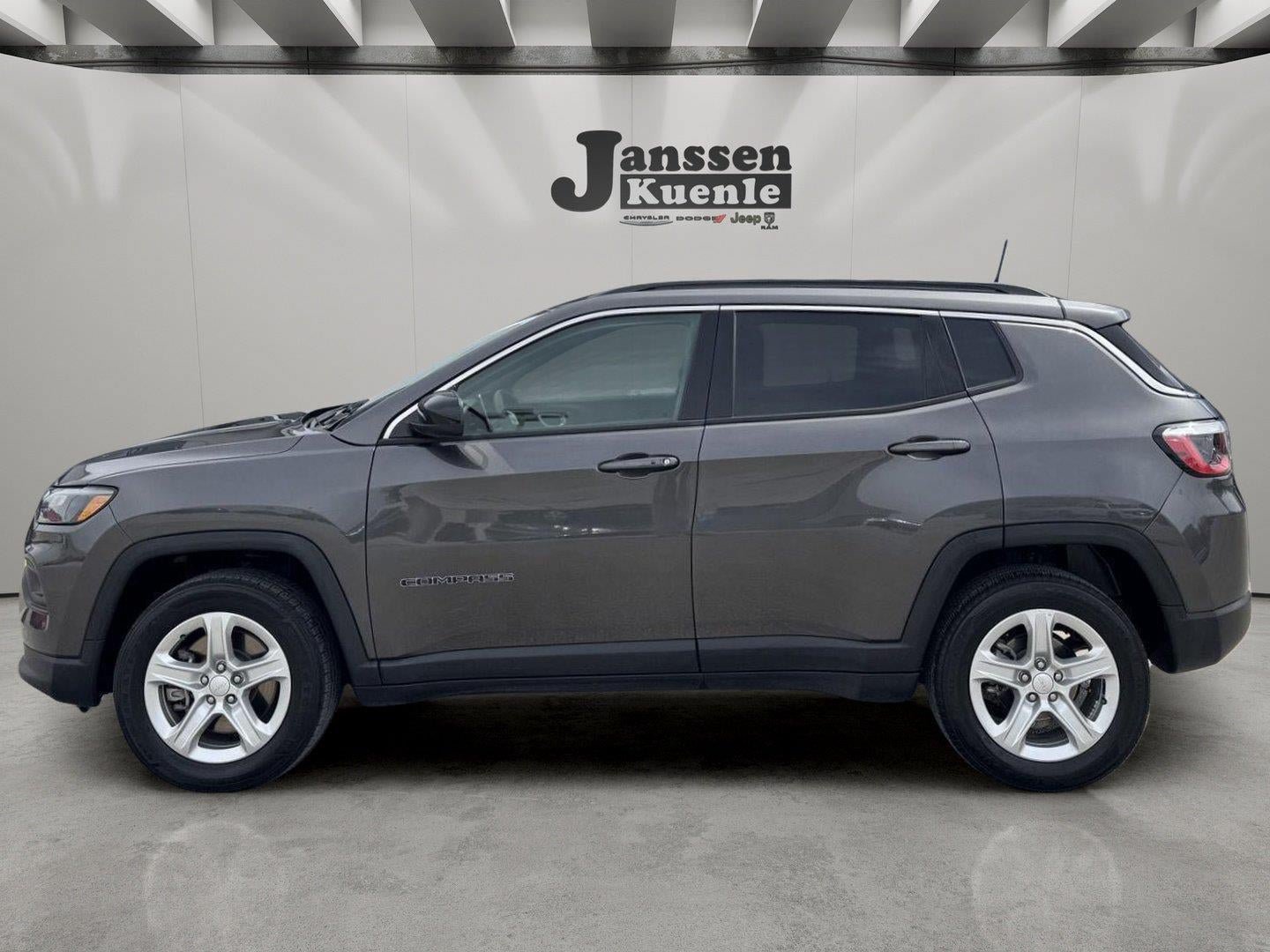 Used 2023 Jeep Compass Latitude w/ Convenience Group