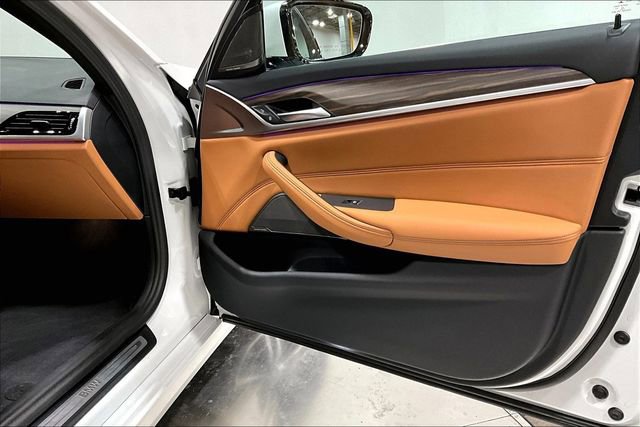 Used 2023 BMW 530i xDrive w/ Premium Package image 18