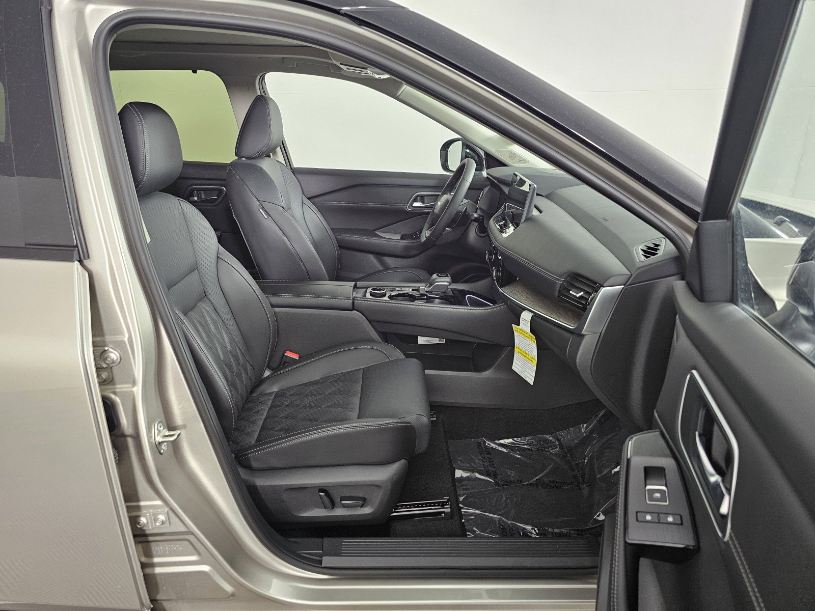 New 2026 Nissan Rogue Platinum image 12