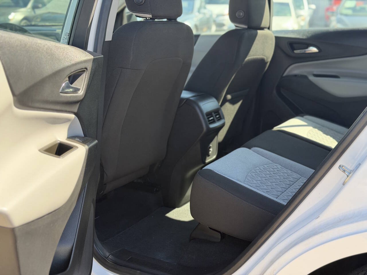 Used 2023 Chevrolet Equinox LS w/ Sport Edition FWD image 11