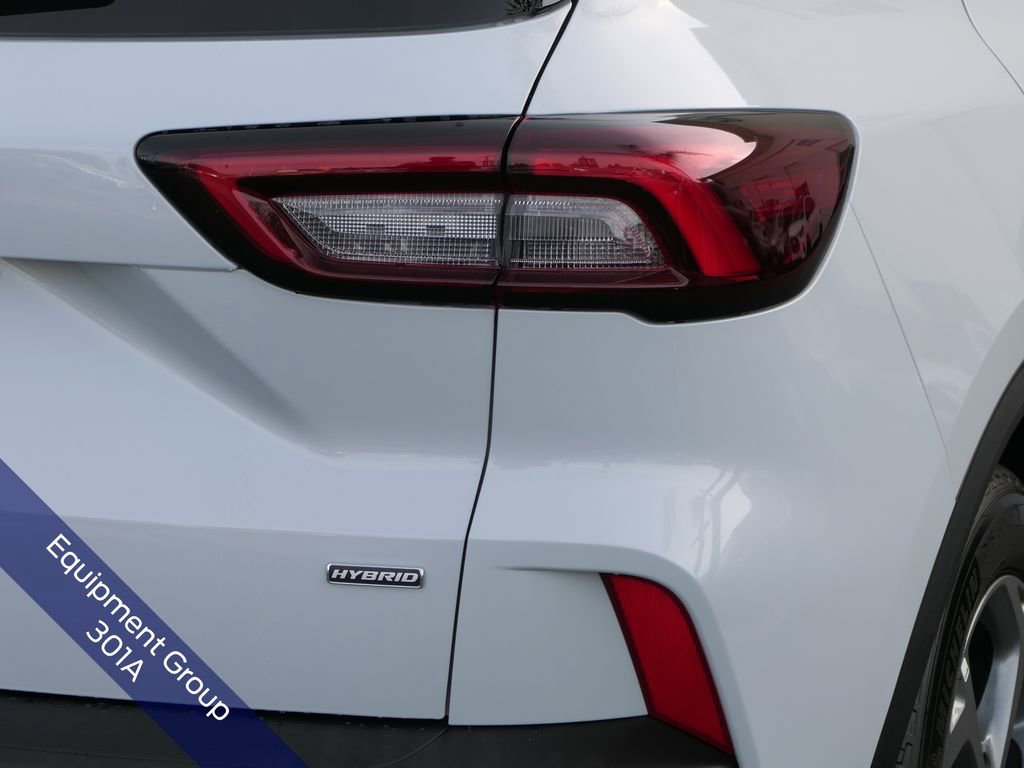 Used 2025 Ford Escape ST-Line w/ Equipment Group 301A image 5