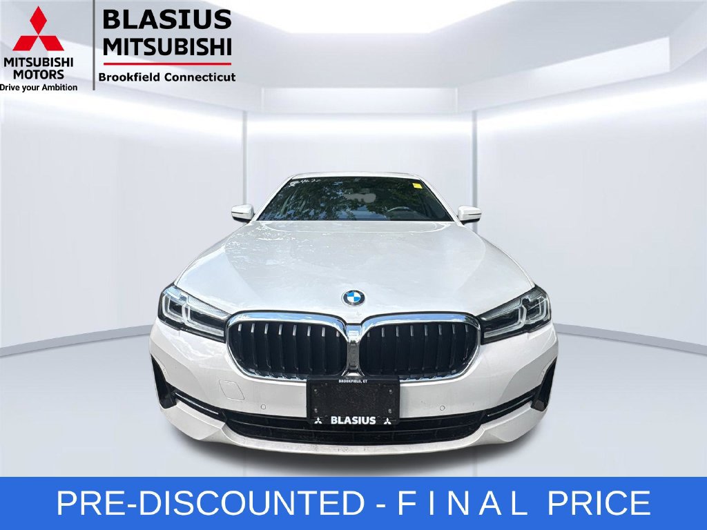 Used 2023 BMW 530i xDrive w/ Premium Package AWD/4WD image 4