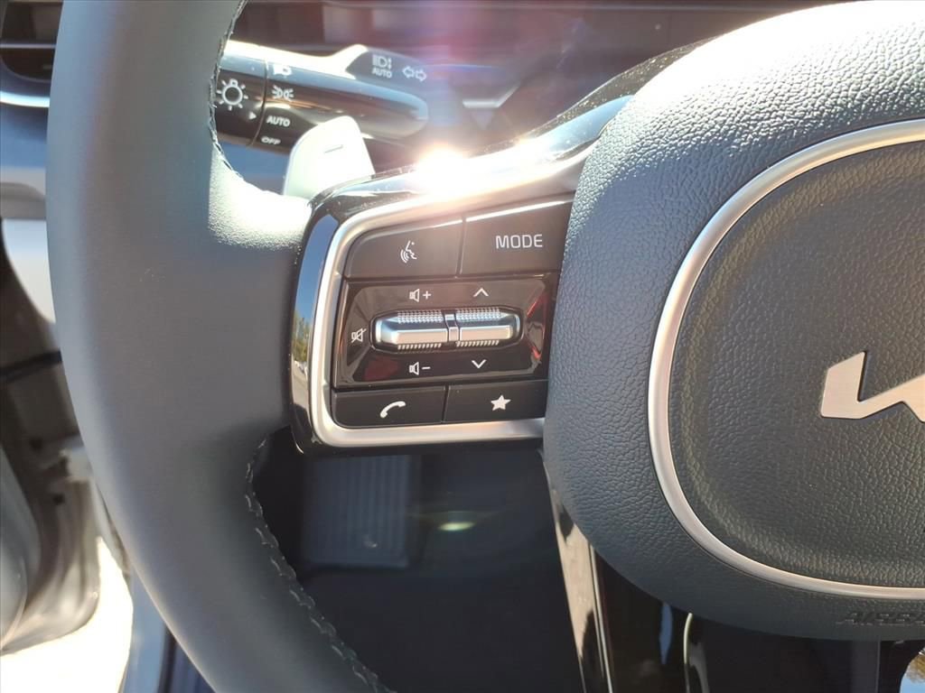 New 2026 Kia Carnival EX image 20