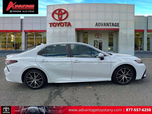 Used 2024 Toyota Camry SE FWD image 5