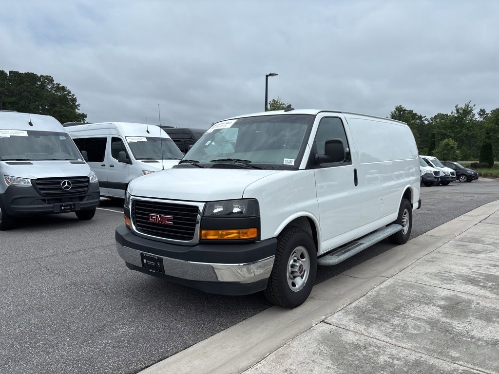 Used 2023 GMC Savana 2500 w/ Driver Convenience Package image 8